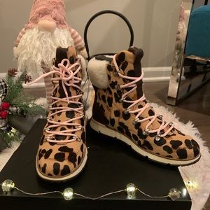 ✨Cole Haan (NWT) ZERØGRAND Hiker Boot Size 6✨